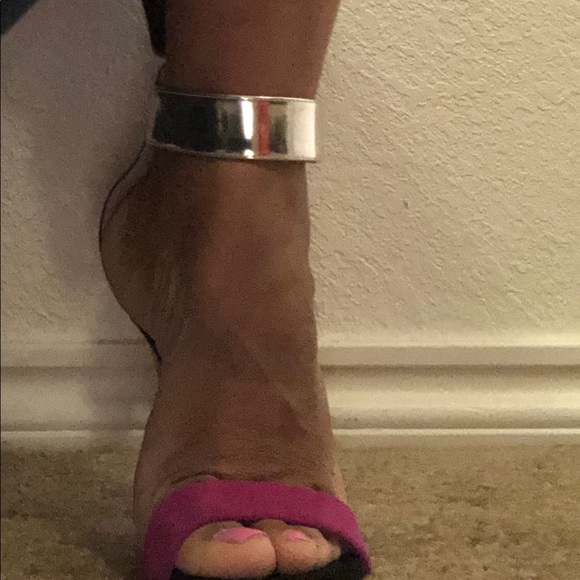 Designer 4.5” Heels - Picture 3 of 5